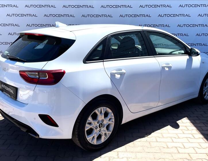 KIA Ceed 4