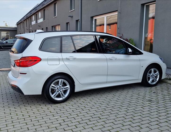 BMW Řada 2 11