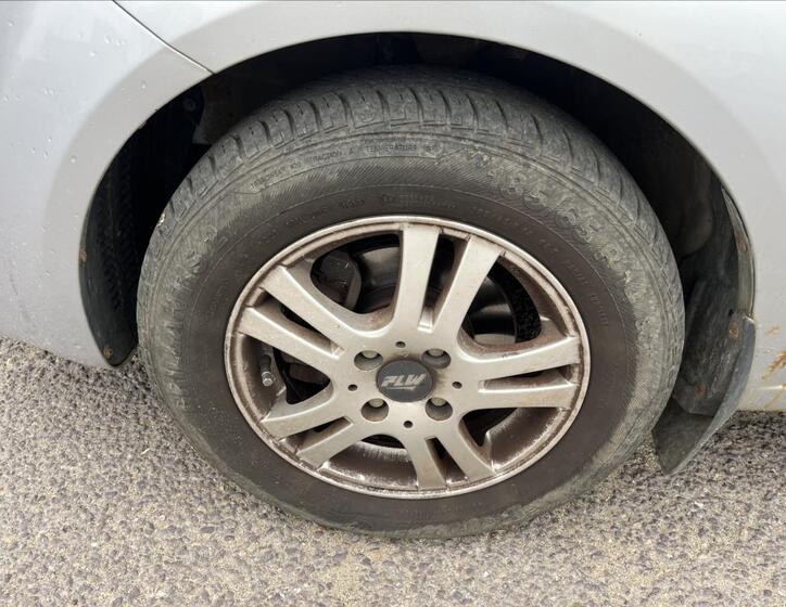 KIA Rio 31