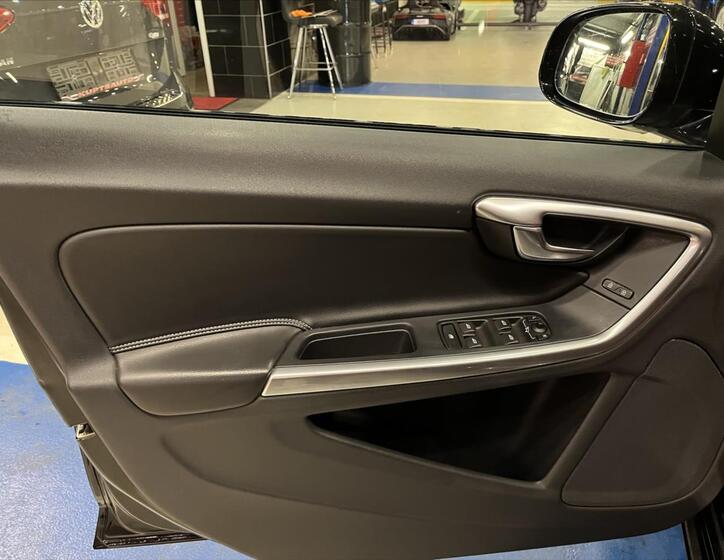 Volvo V60 11