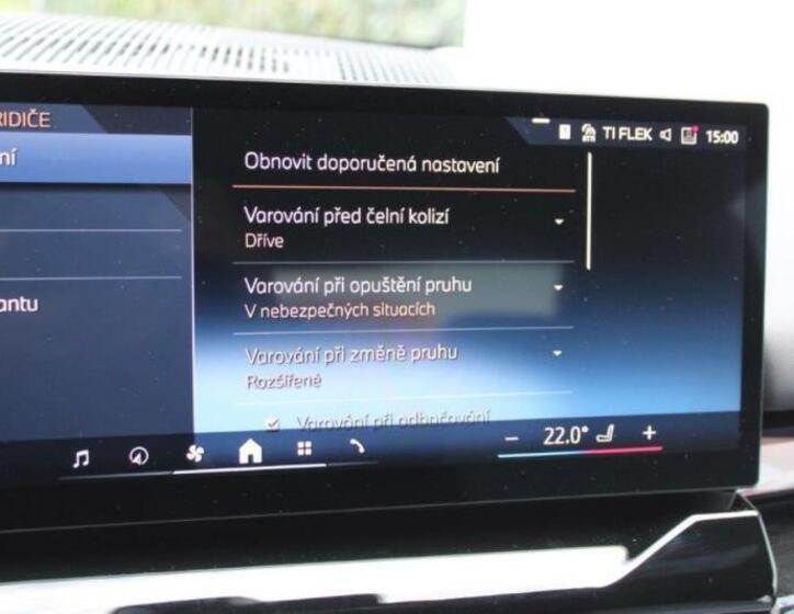 BMW i5 23