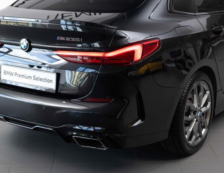 BMW Řada 2 9