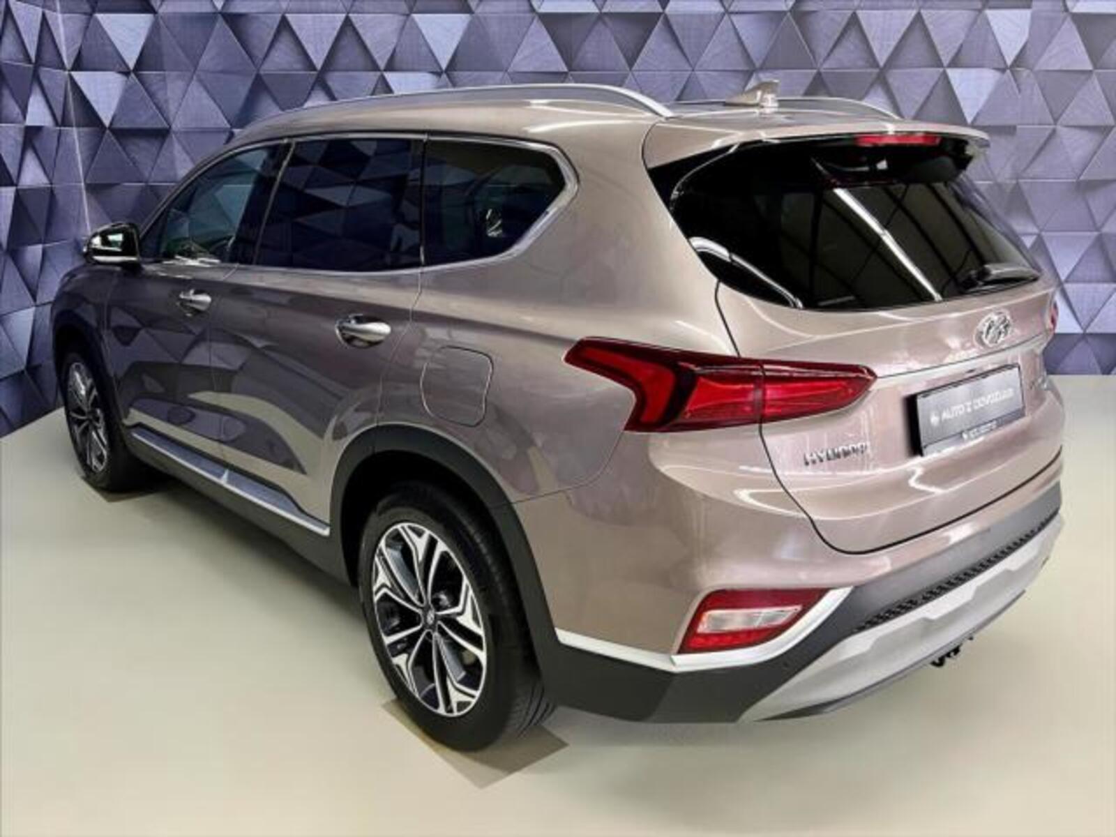 Hyundai Santa Fe 5