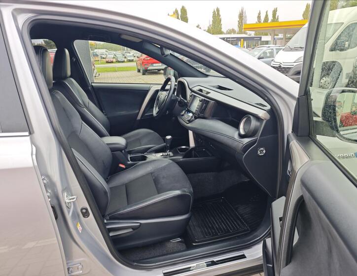 Toyota RAV4 14