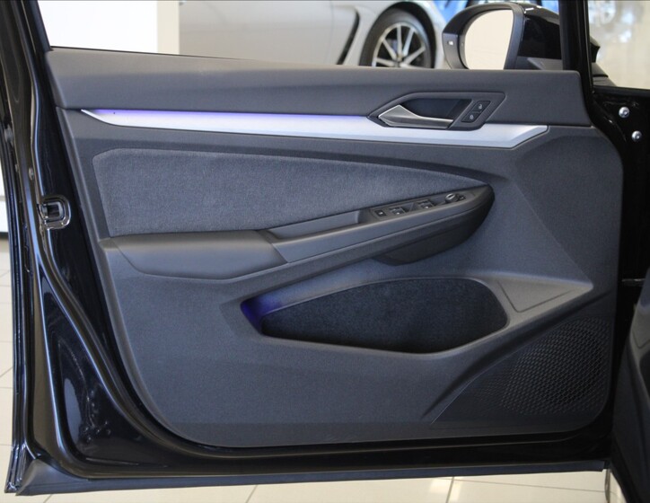 Volkswagen Golf 17