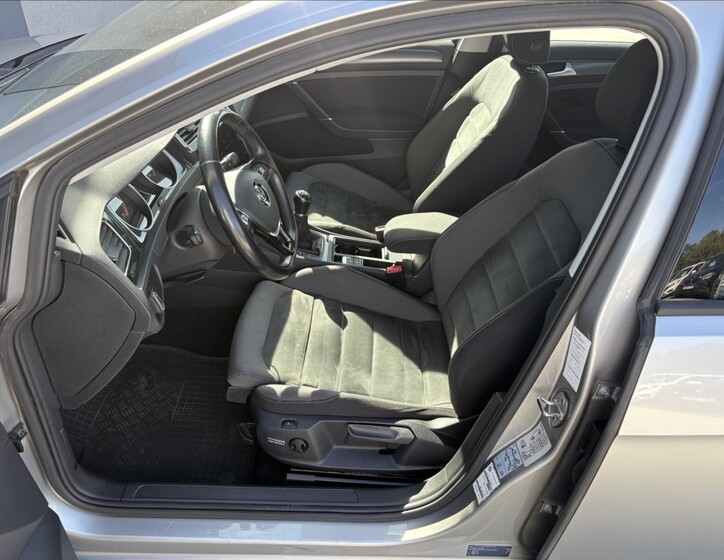 Volkswagen Golf 18