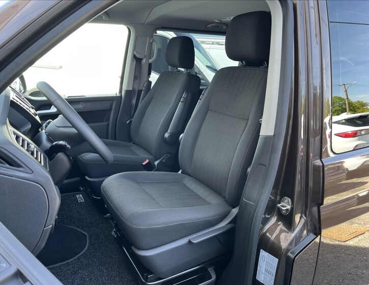 Volkswagen Caravelle 17