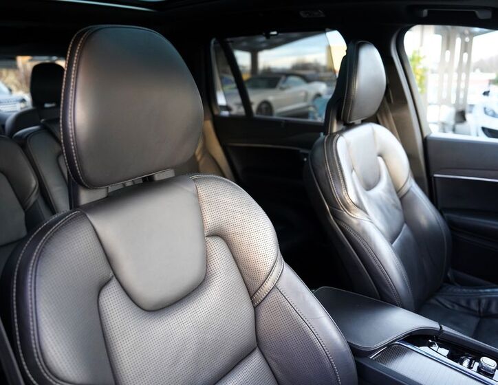 Volvo XC90 33