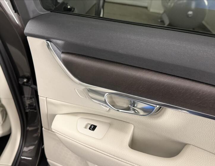 Volvo V90 35