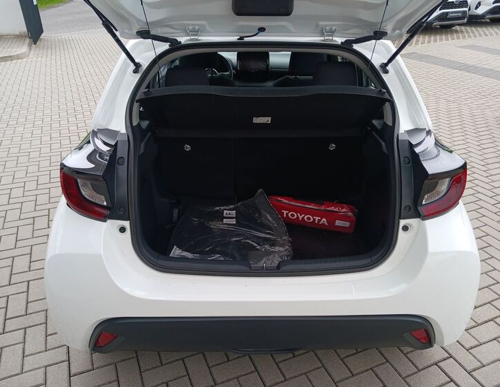 Toyota Yaris 12