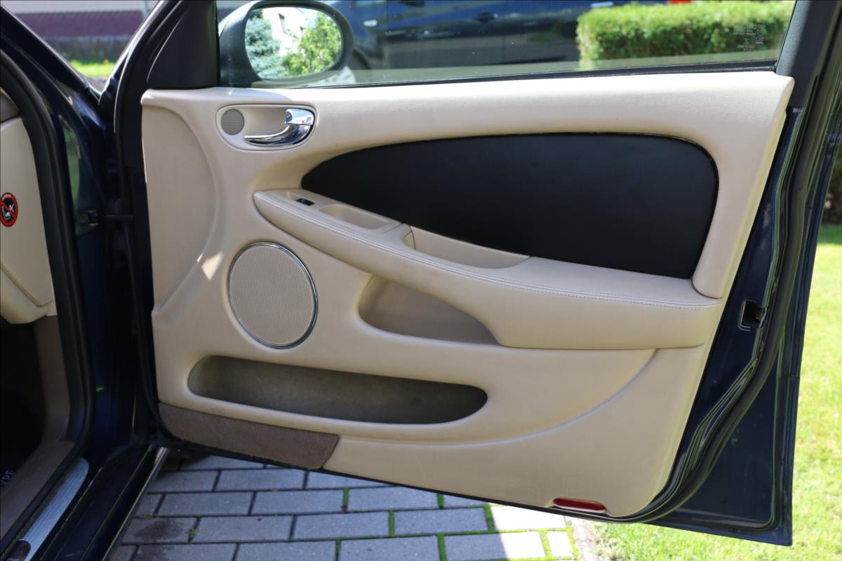 Jaguar X-Type