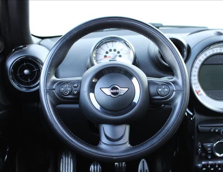 Mini Paceman 19