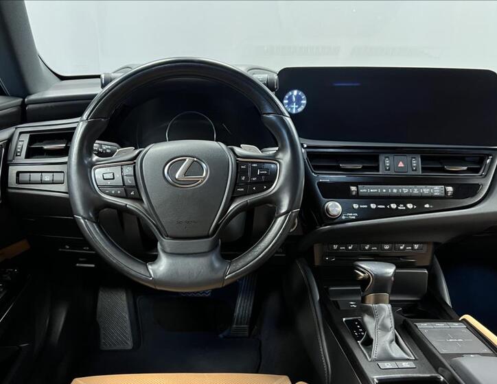 Lexus ES 300h 5