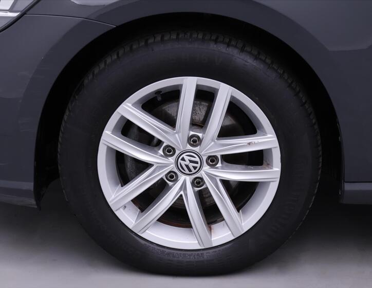Volkswagen Golf 29
