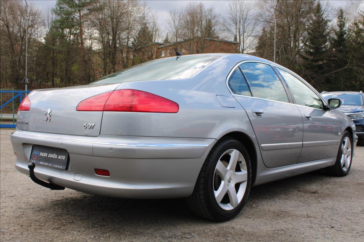 Peugeot 607