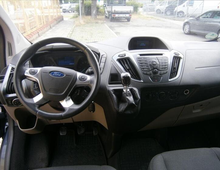 Ford Tourneo Custom 14