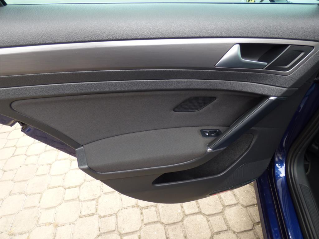 Volkswagen Golf 50