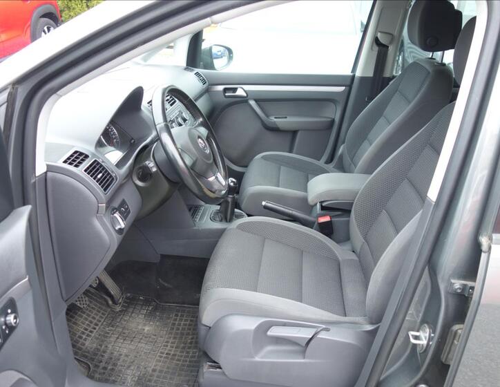 Volkswagen Touran 10