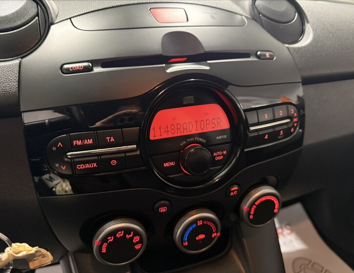 Mazda 2 12