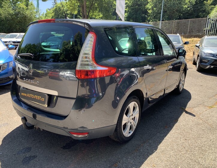 Renault Scénic 8