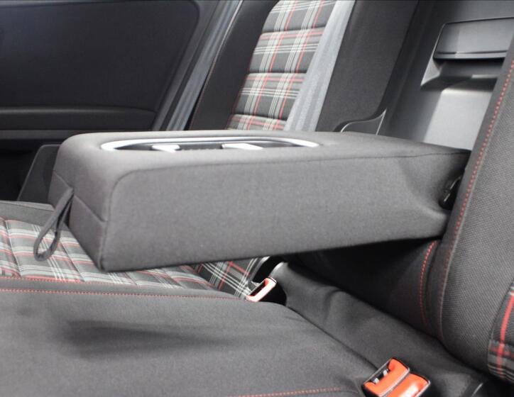 Volkswagen Golf 28