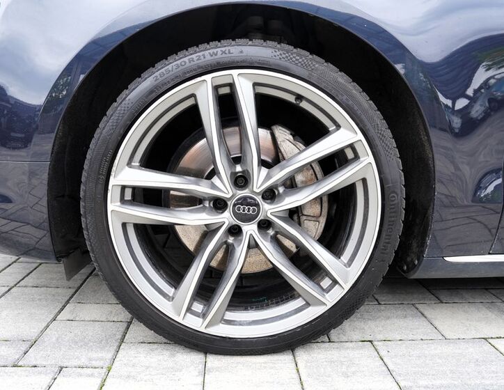 Audi A8 13