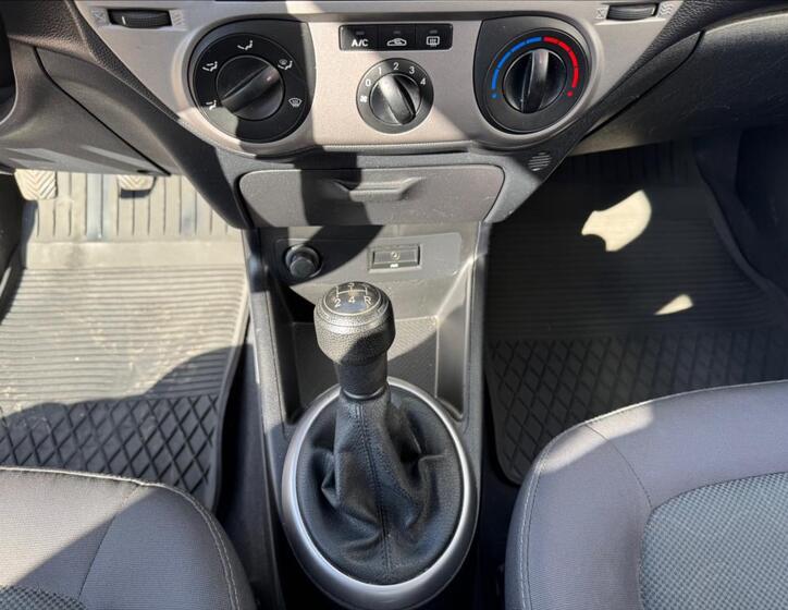 Hyundai i20 16