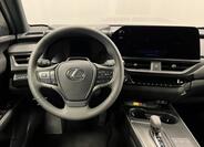 Lexus UX 300h 5