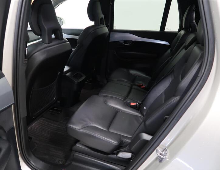 Volvo XC90 8