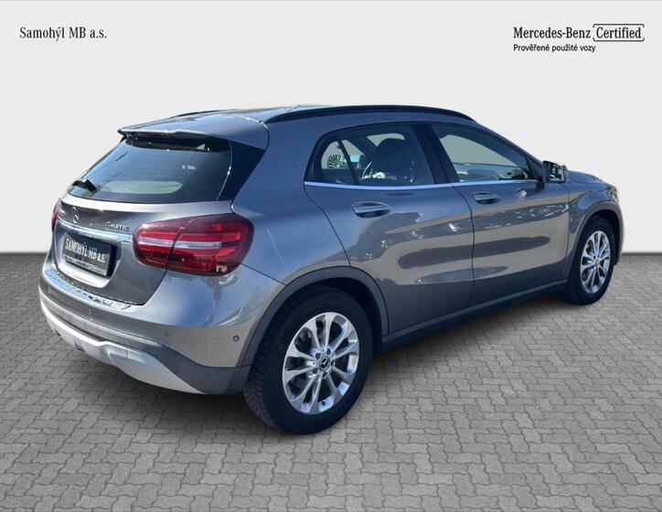 Mercedes-Benz GLA 5