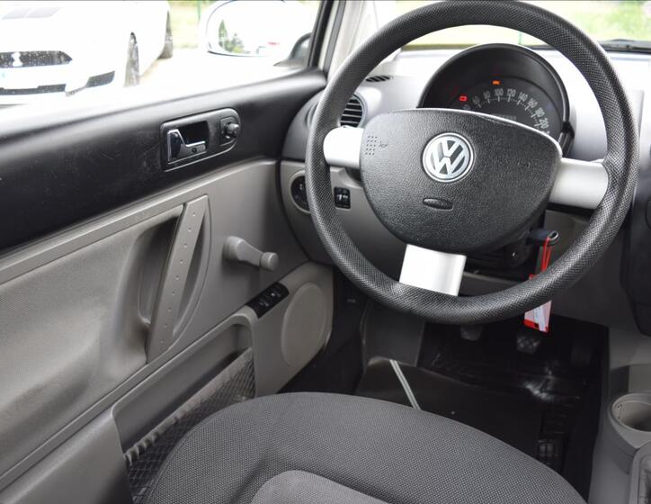 Volkswagen New Beetle 23