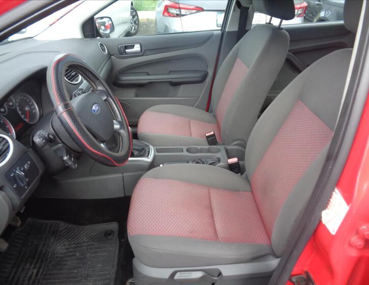 Ford Focus 8