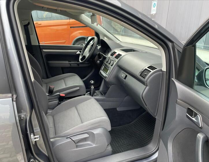 Volkswagen Touran 14