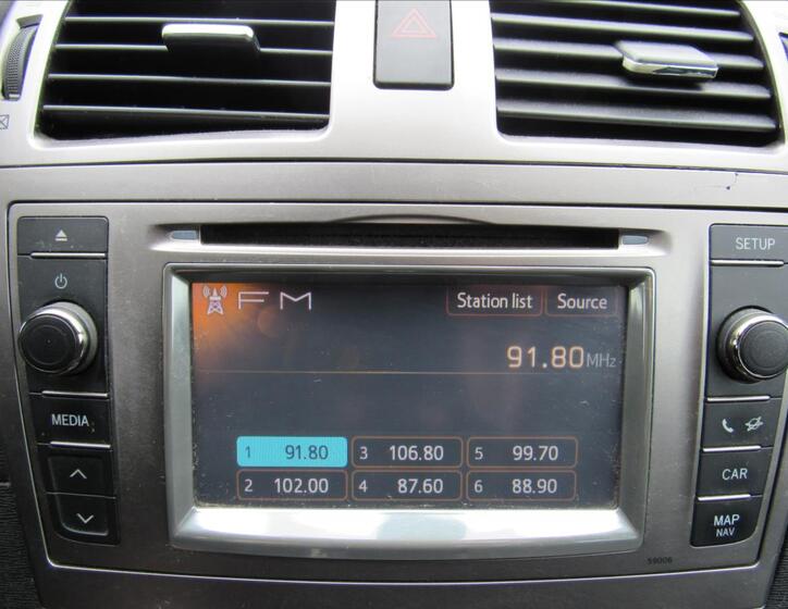 Toyota Avensis 16