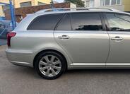 Toyota Avensis 16