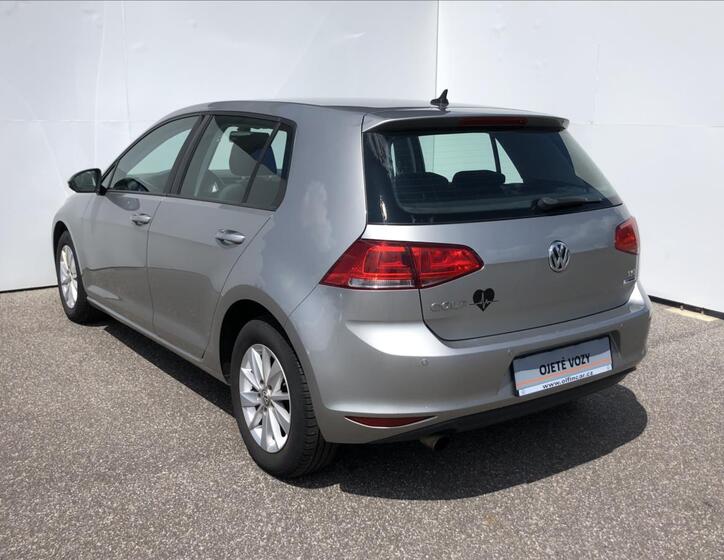 Volkswagen Golf 9
