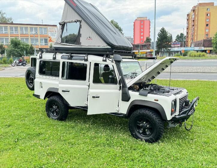 Land Rover Defender 31