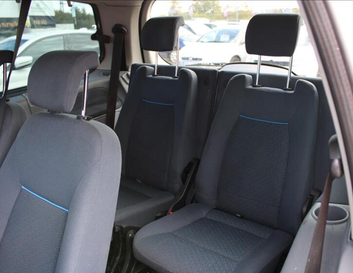 Ford Galaxy 13