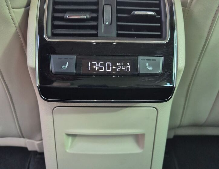 Škoda Superb 12