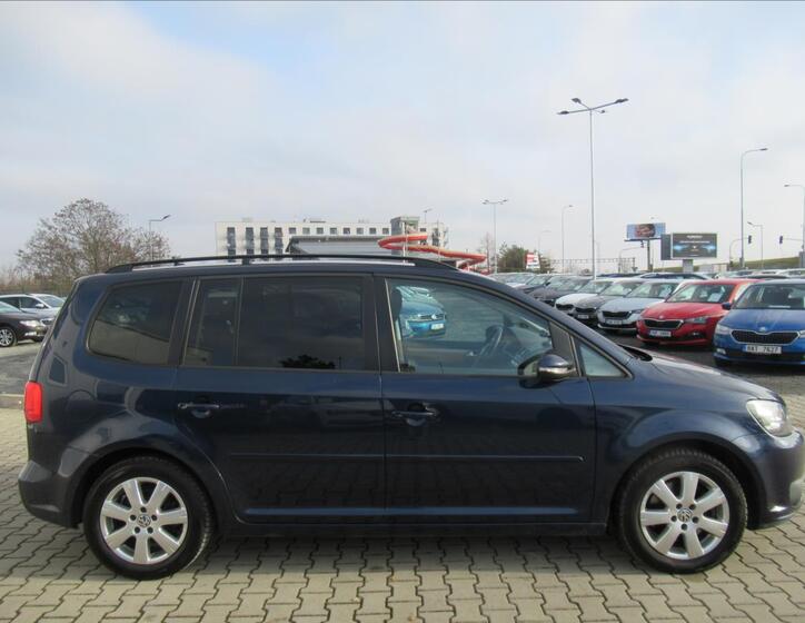 Volkswagen Touran 8