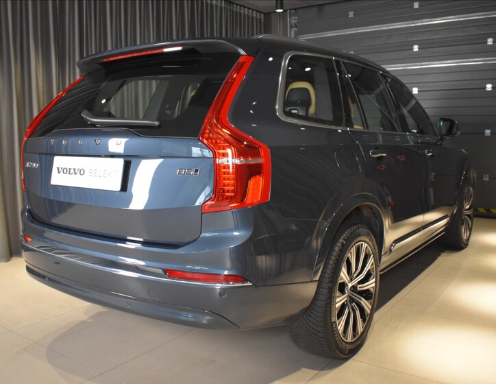 Volvo XC90 4