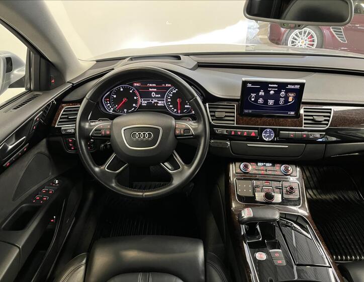 Audi A8 5