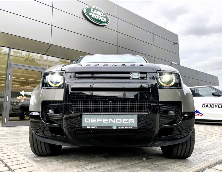 Land Rover Defender 12