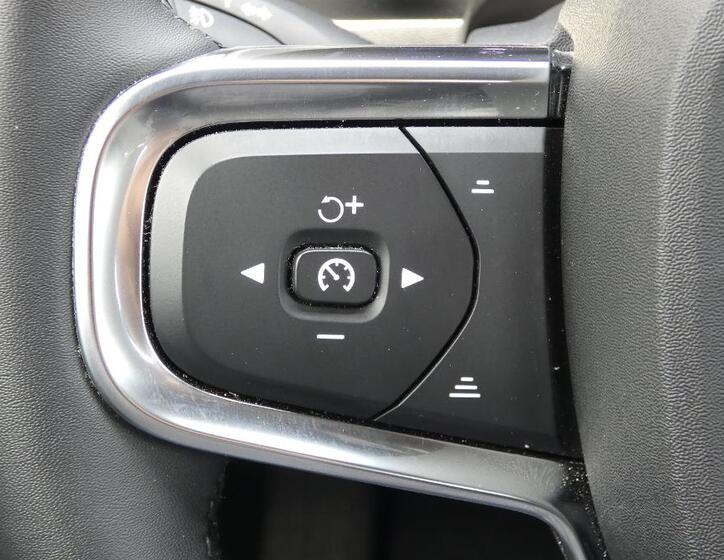 Volvo XC40 11