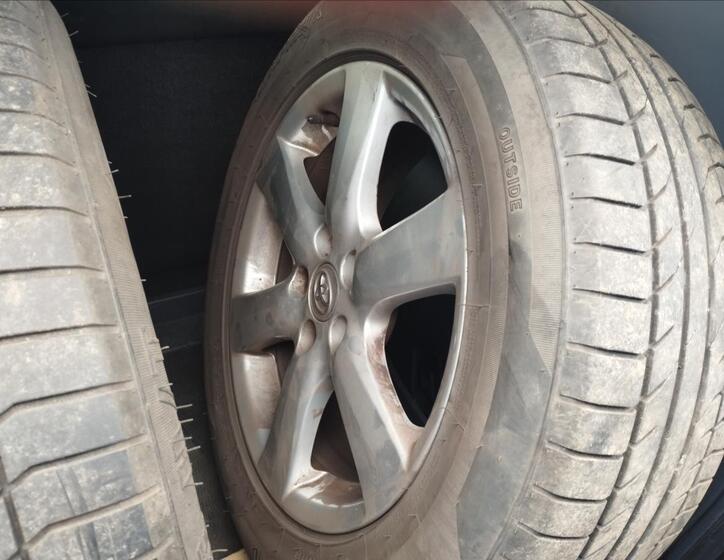 Toyota RAV4 16