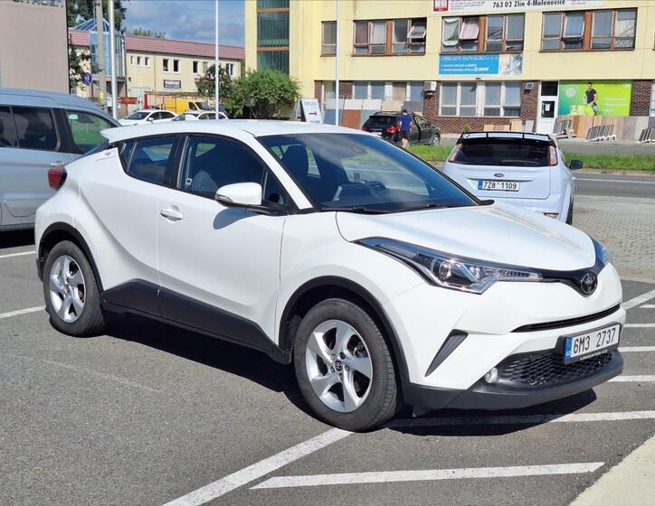 Toyota C-HR 2