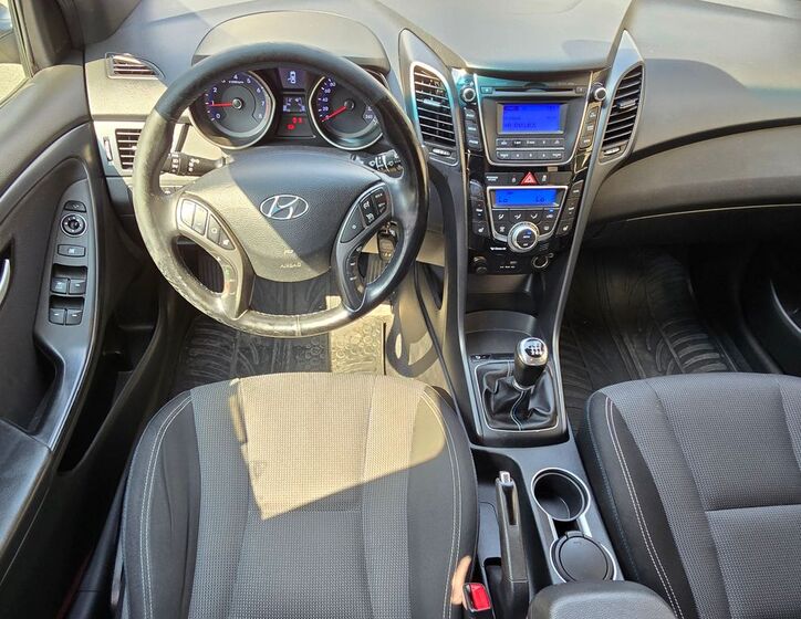 Hyundai i30 13