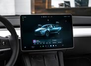 Tesla Model Y 16