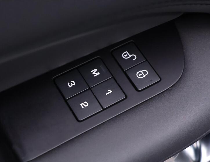 Land Rover Discovery 17