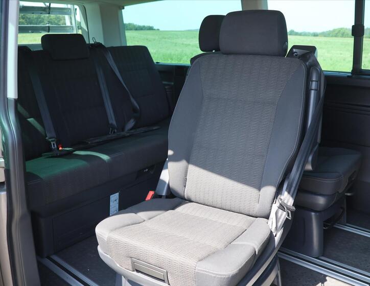 Volkswagen Multivan 16